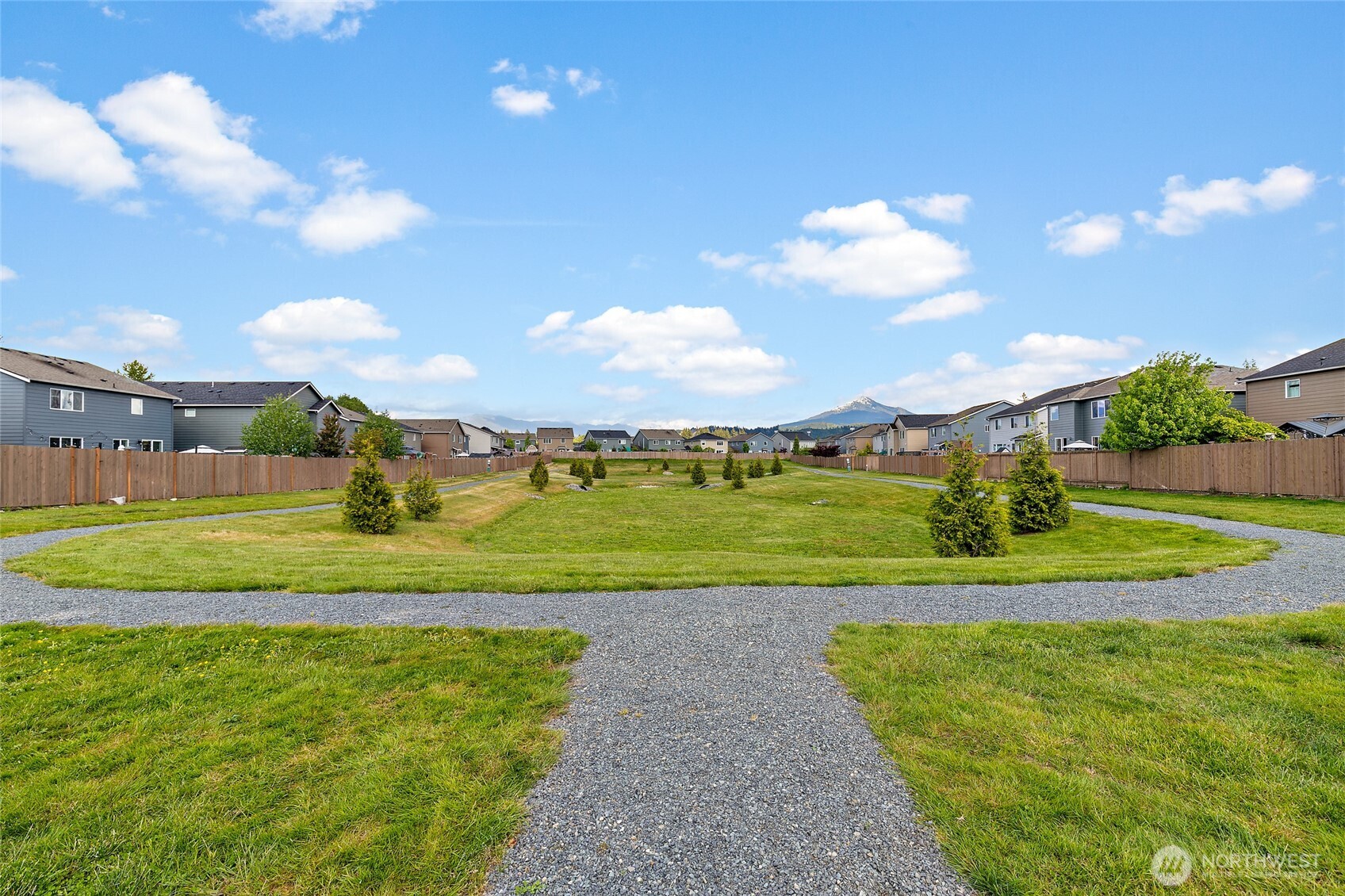 10401 Skyline Avenue