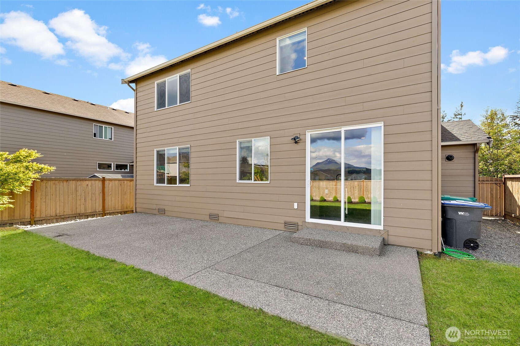 10401 Skyline Avenue