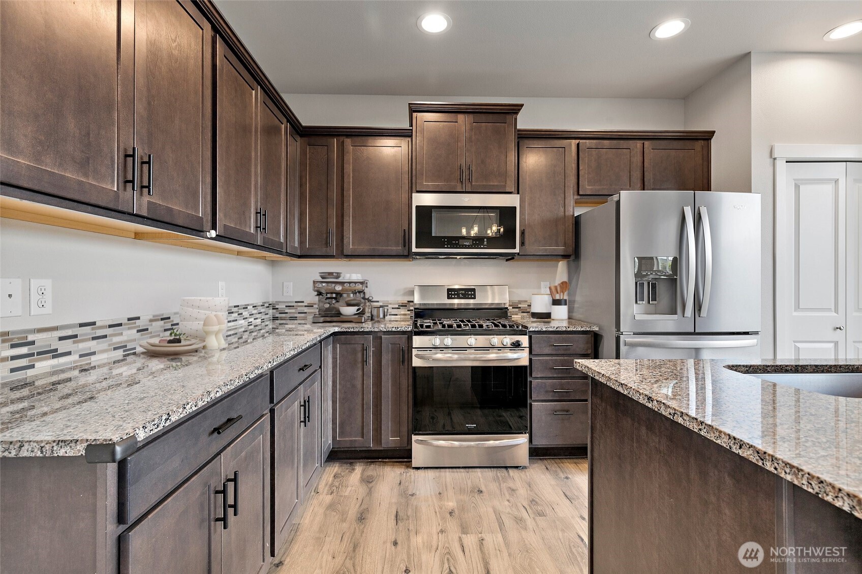 10401 Skyline Avenue