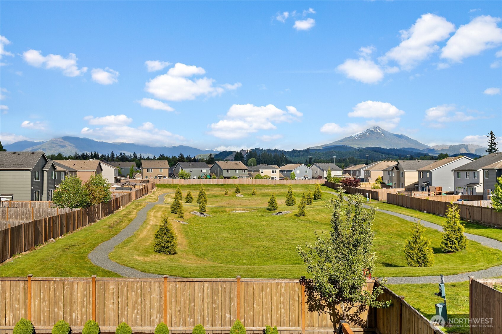 10401 Skyline Avenue