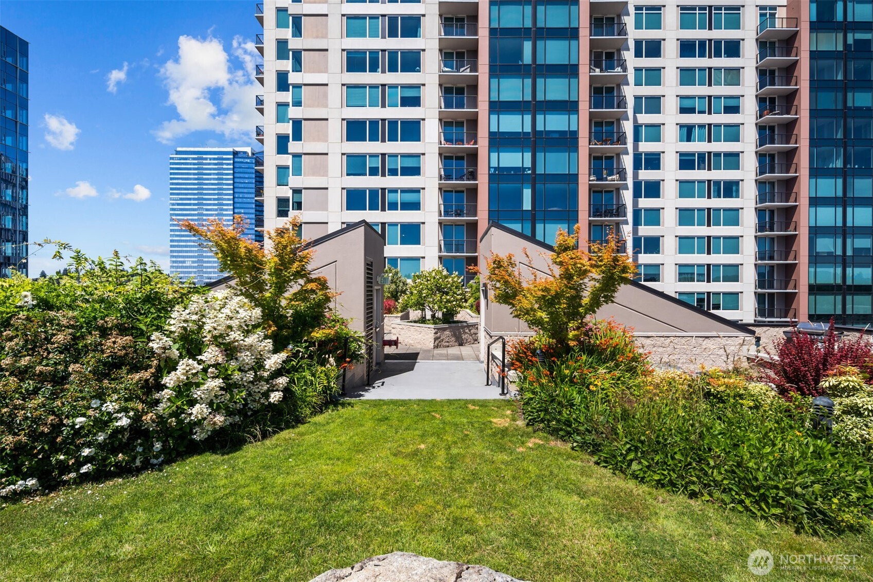 177 107th Avenue NE Unit: 1906