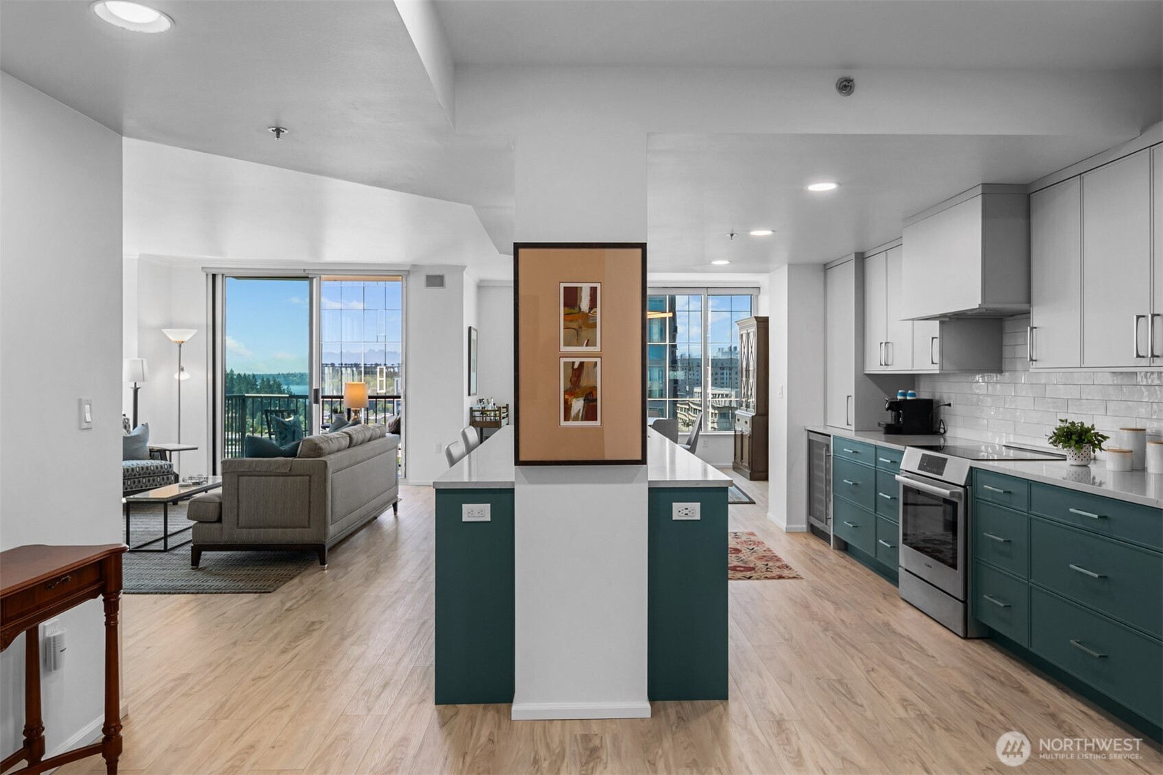 177 107th Avenue NE Unit: 1906