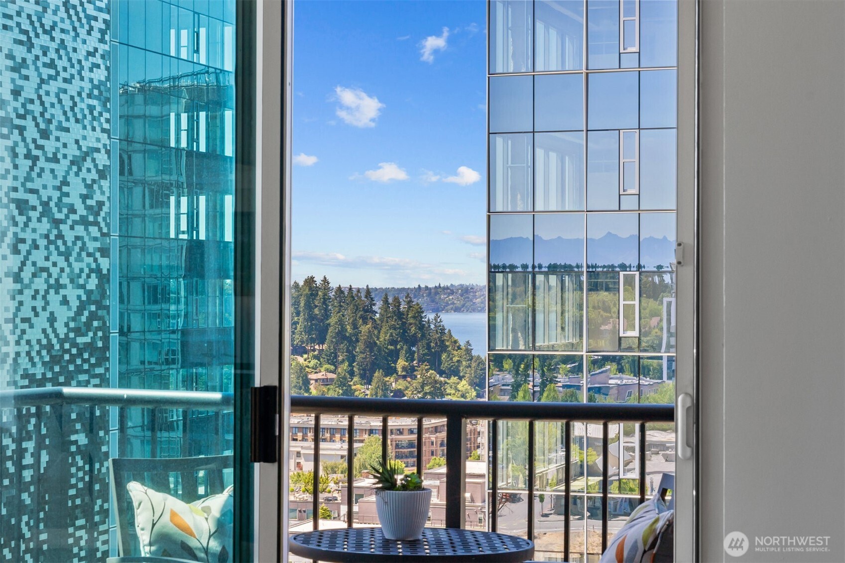 177 107th Avenue NE Unit: 1906