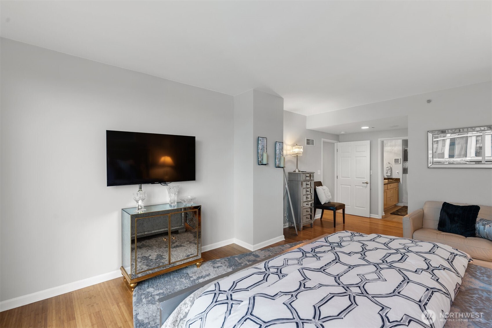 177 107th Avenue NE Unit: 720