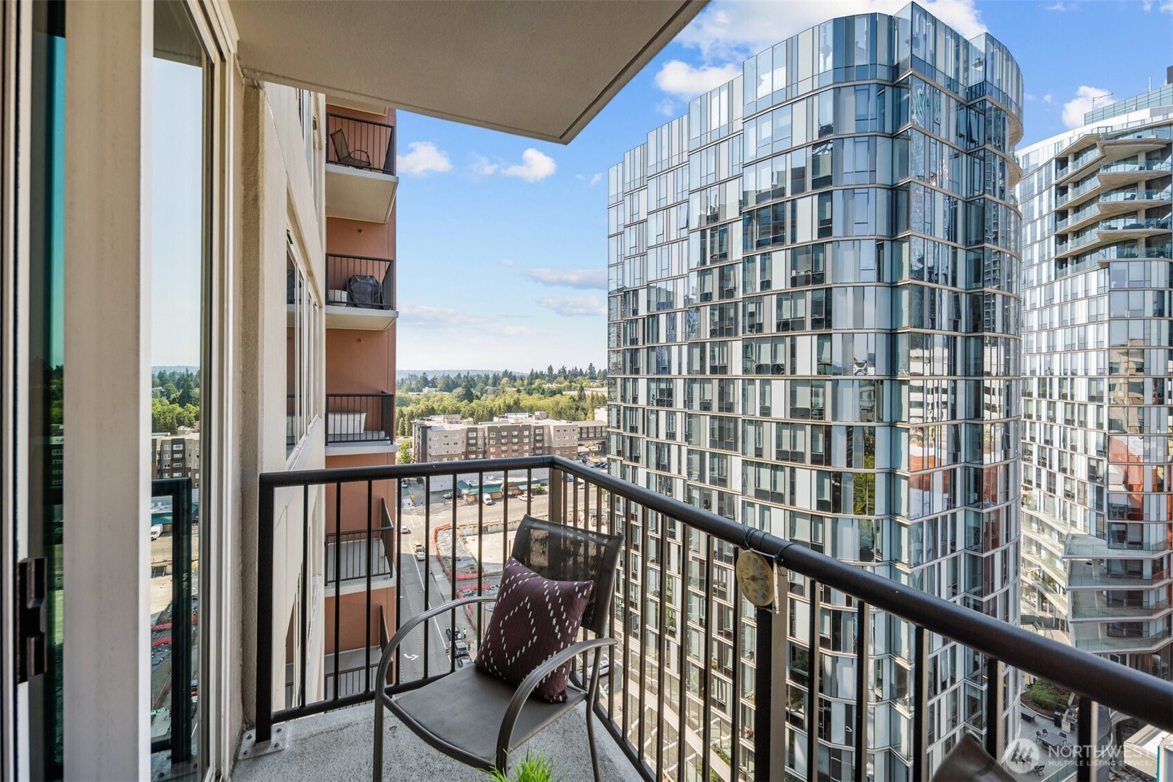 177 107th Avenue NE Unit: 1702