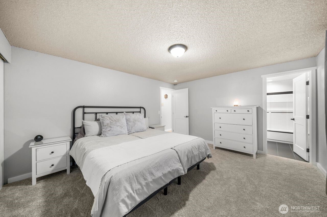 12391 S Keyport Road NE