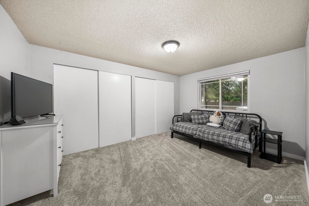 12391 S Keyport Road NE