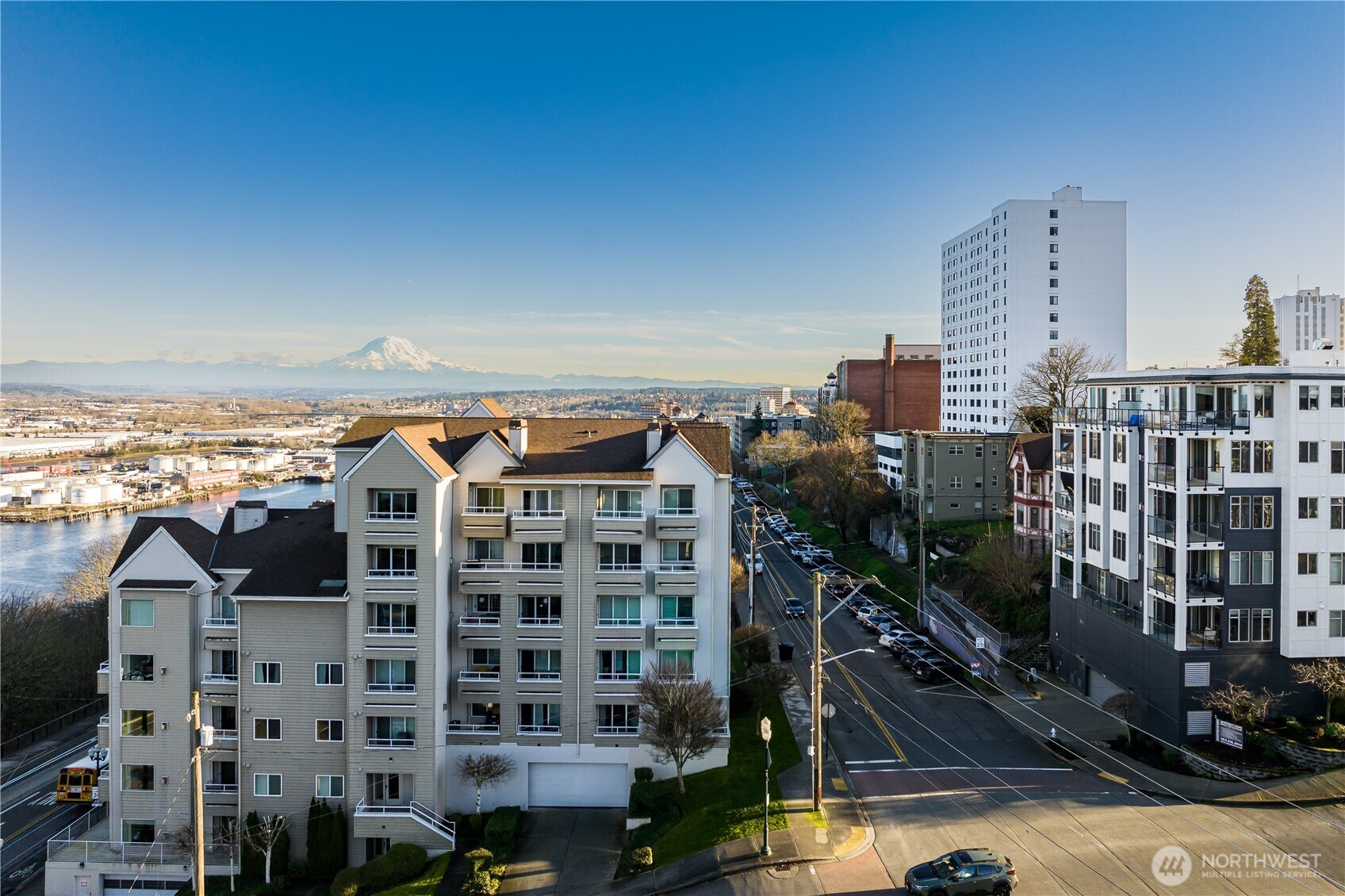 1 Broadway Unit: 211