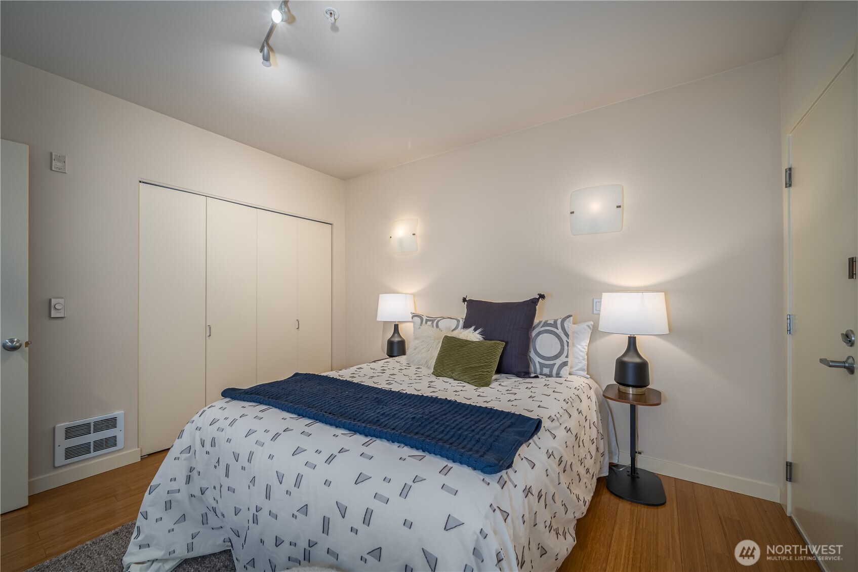 1 Broadway Unit: 211