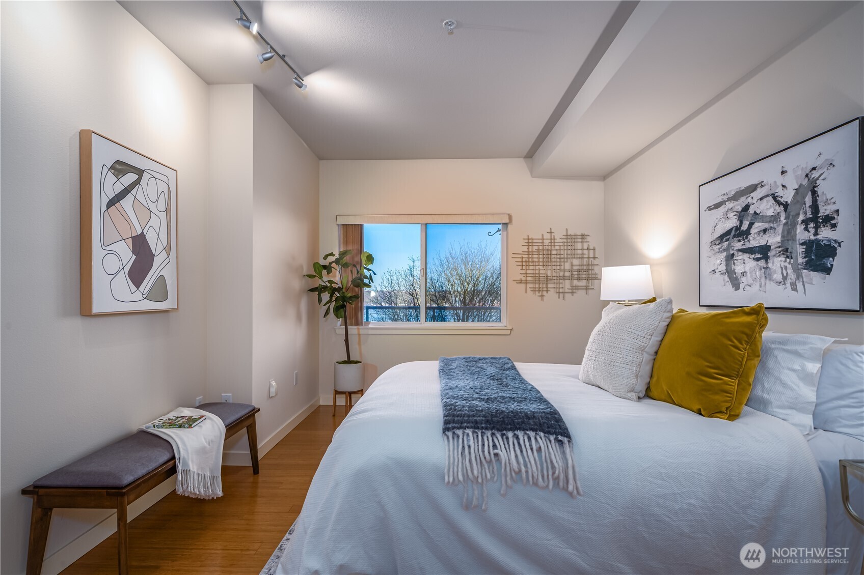 1 Broadway Unit: 211