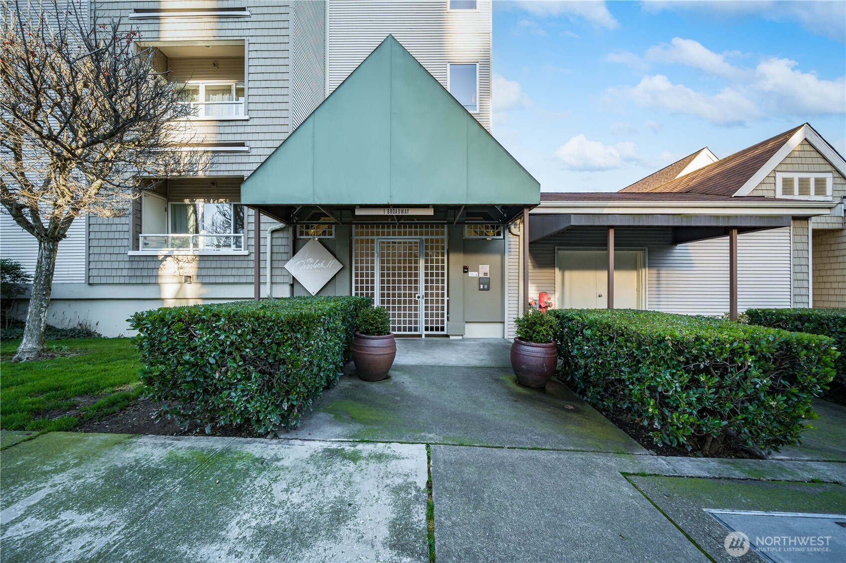 1 Broadway Unit: 211
