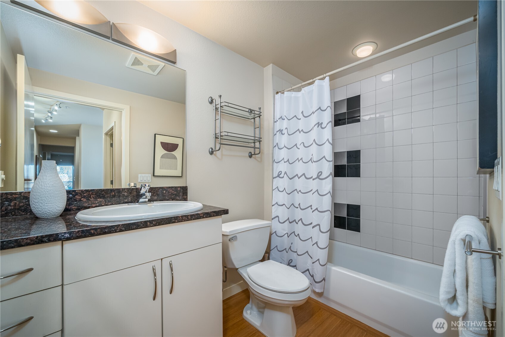 1 Broadway Unit: 211