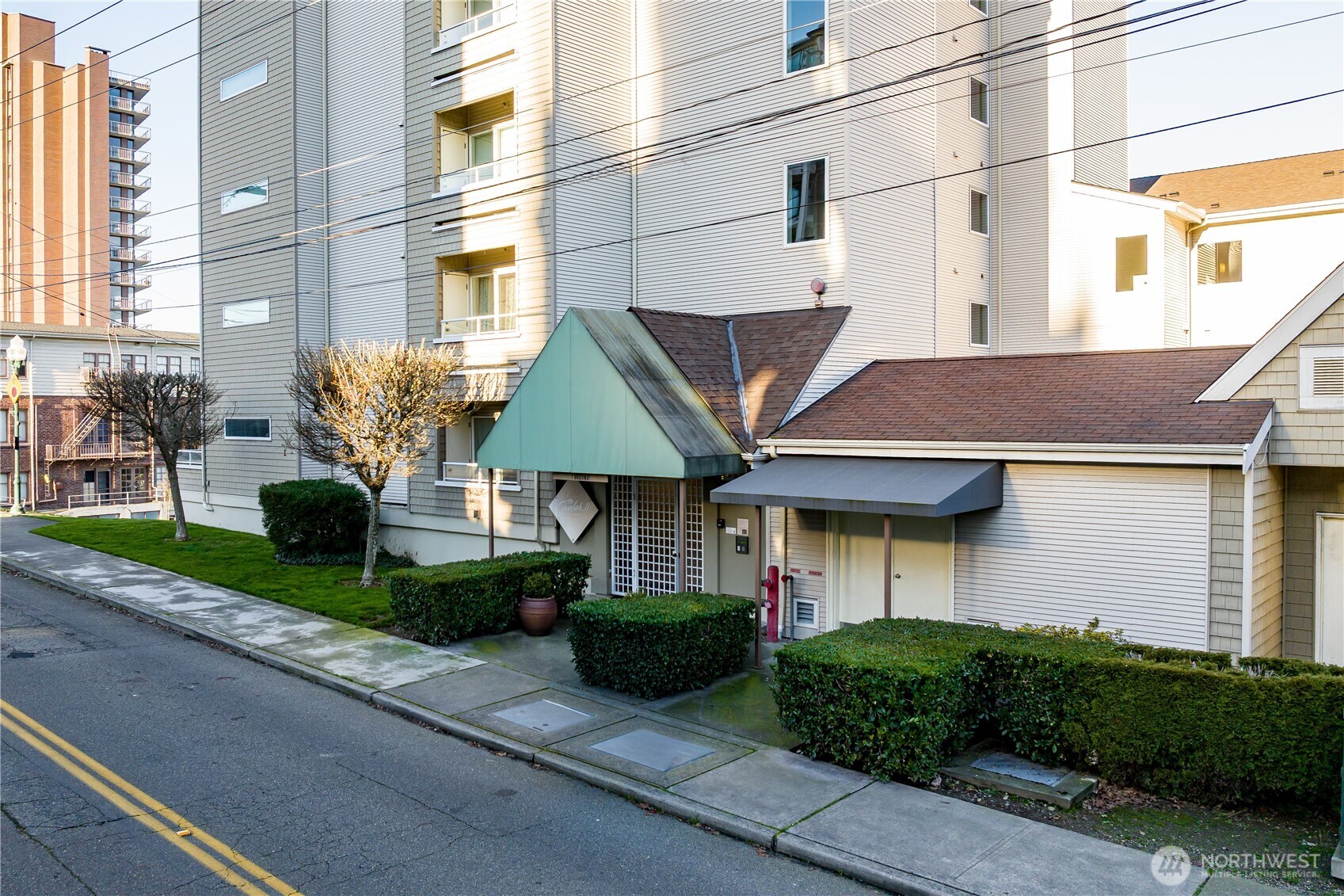 1 Broadway Unit: 211
