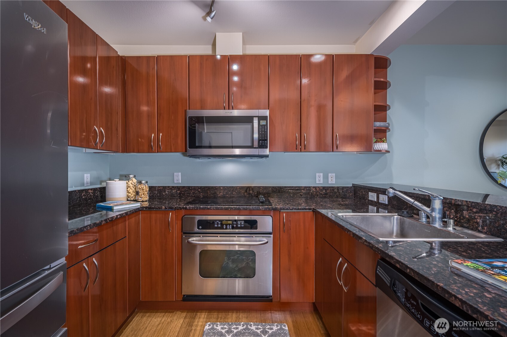 1 Broadway Unit: 211