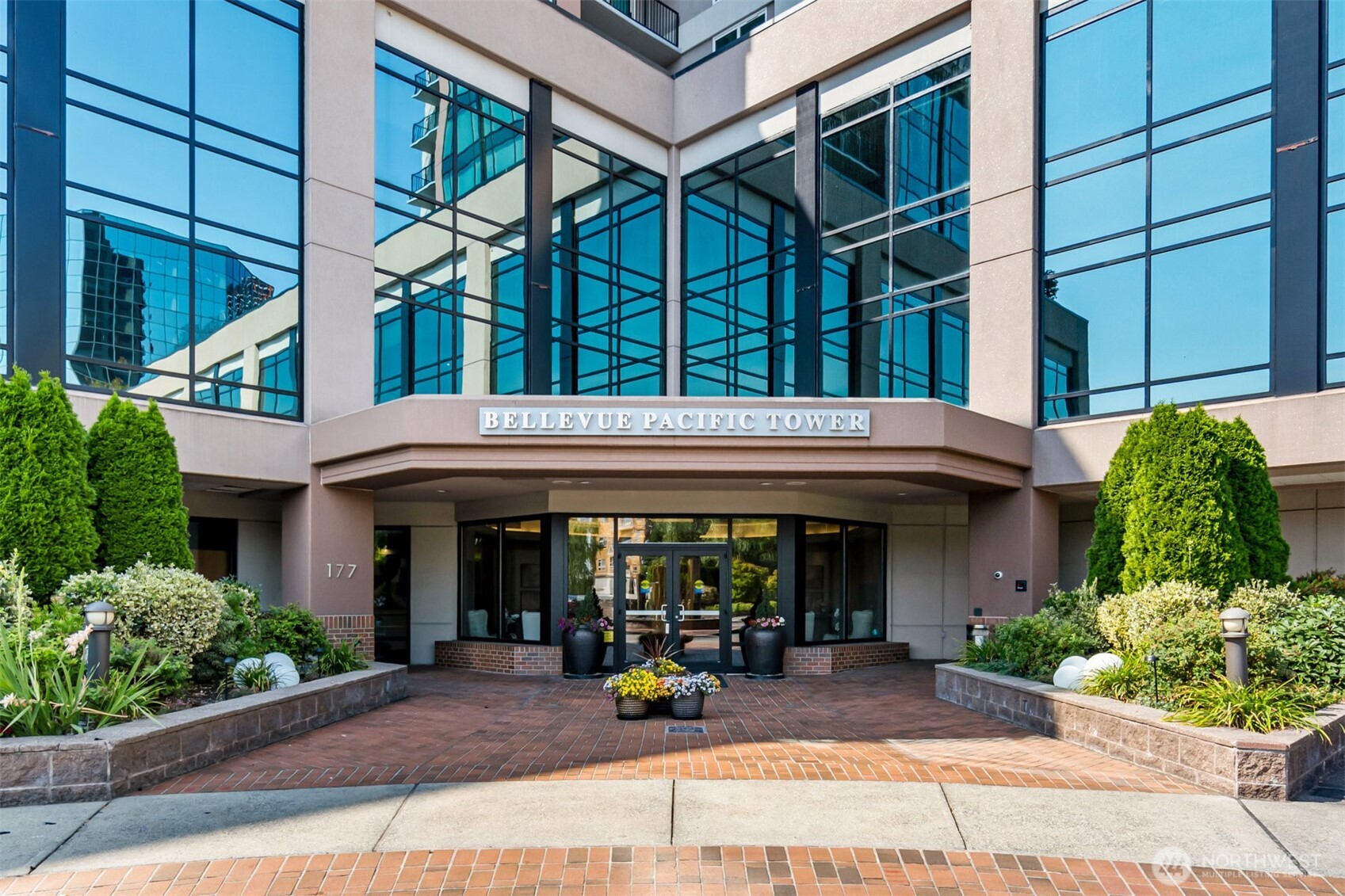 177 107th Avenue NE Unit: 1702