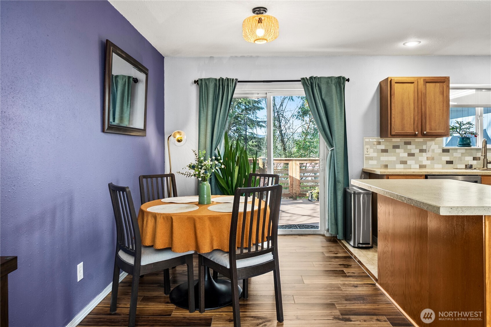 127 Bremerton Boulevard W