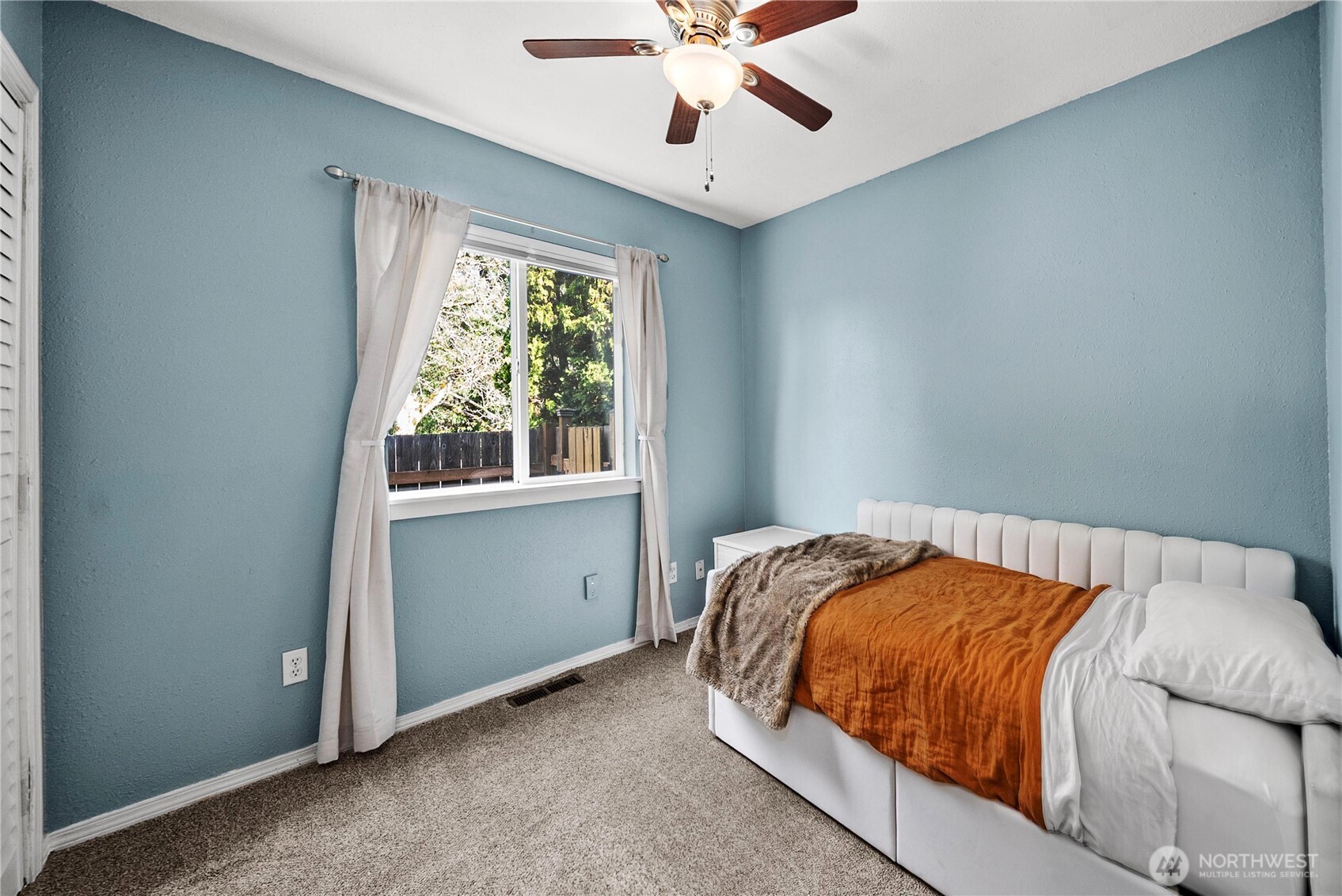 127 Bremerton Boulevard W