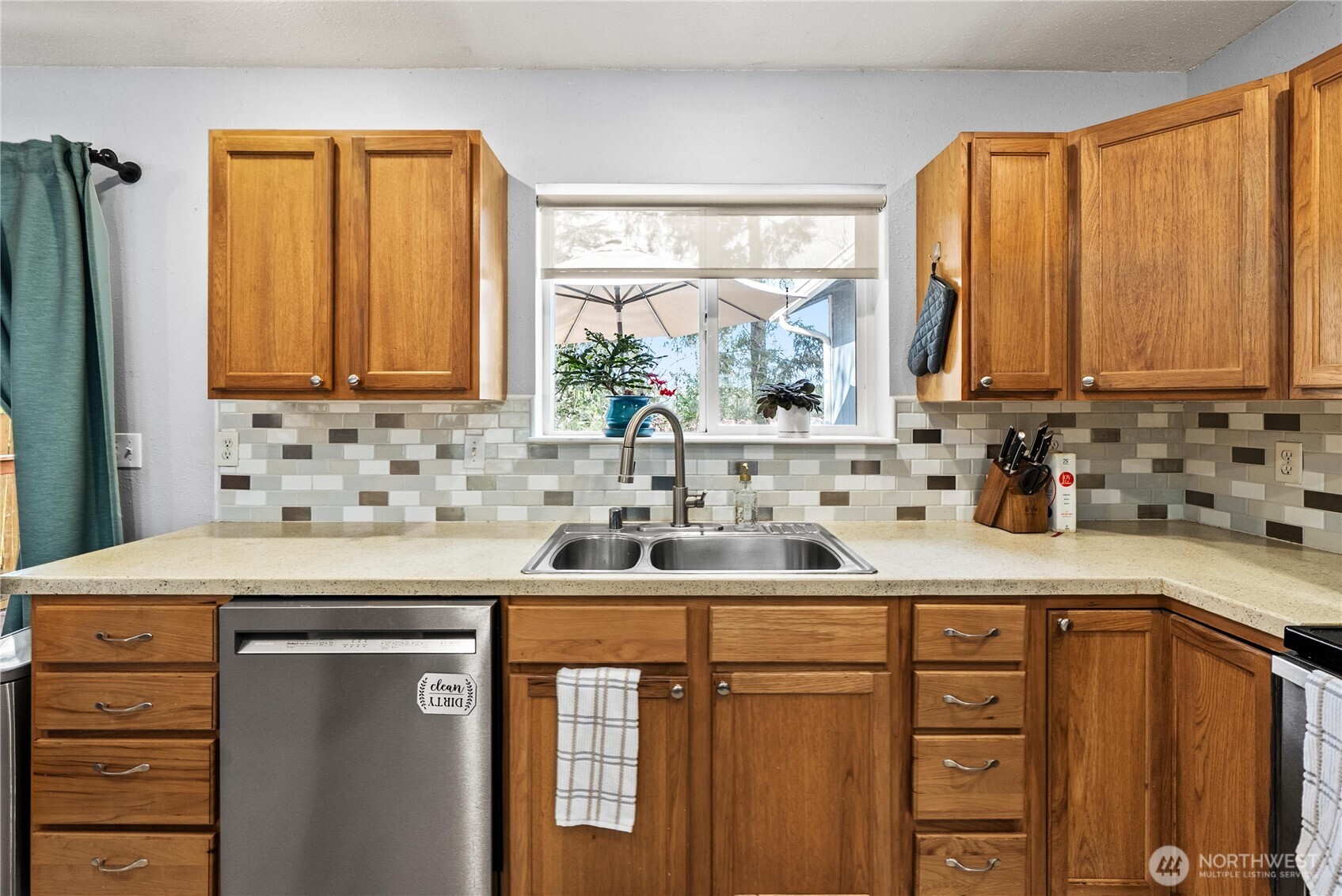 127 Bremerton Boulevard W