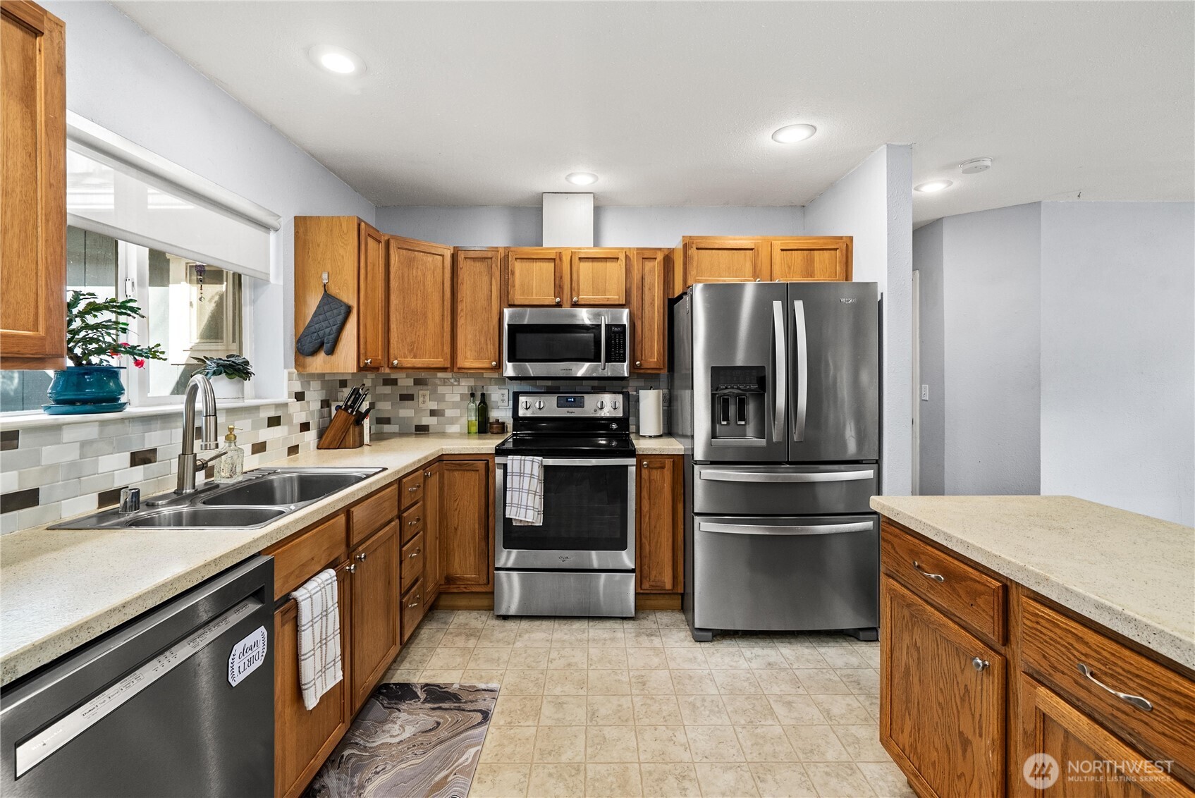 127 Bremerton Boulevard W