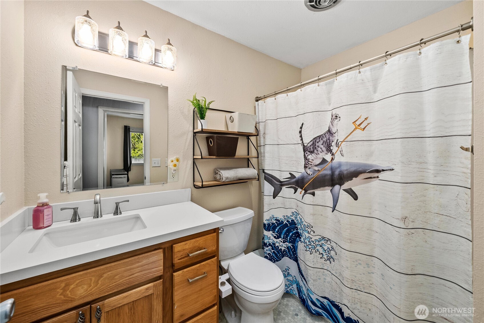 127 Bremerton Boulevard W