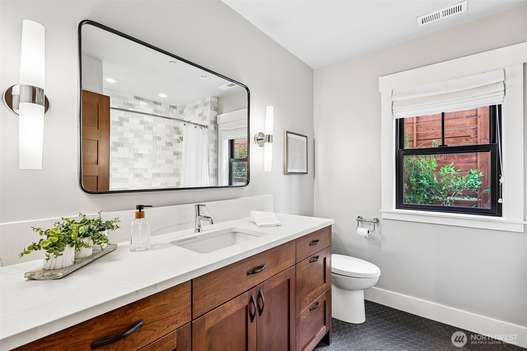 12405 NE 108th Place