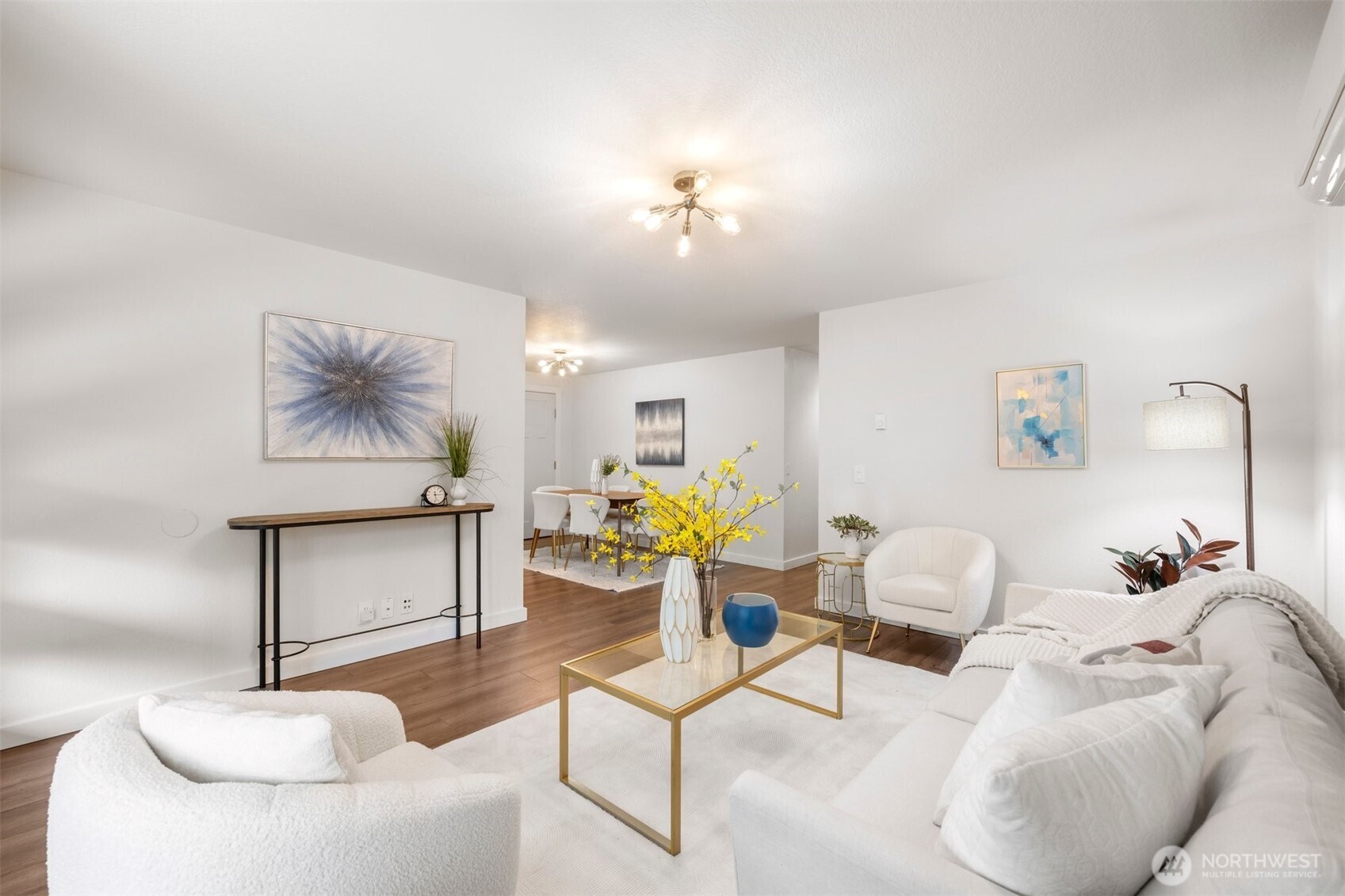 25 E Intercity Avenue