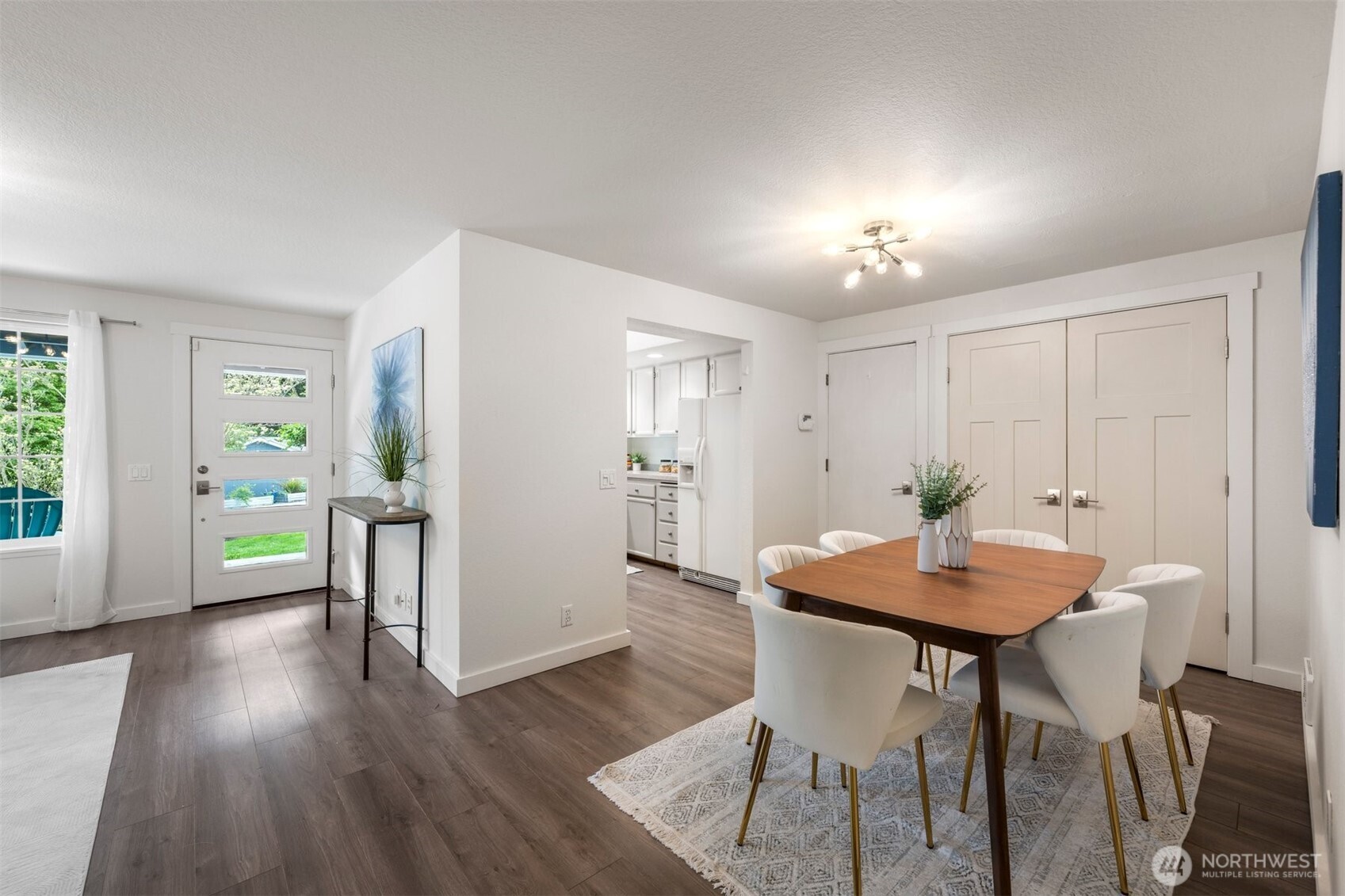 25 E Intercity Avenue