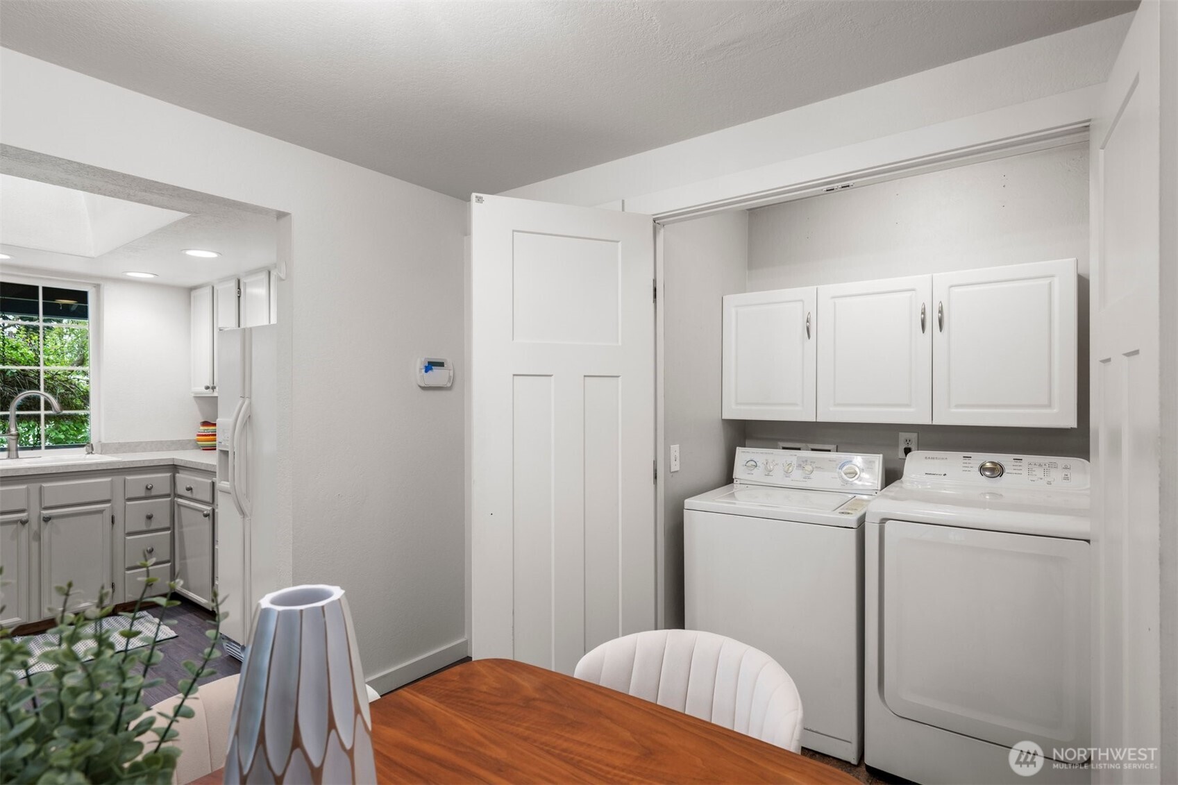 25 E Intercity Avenue
