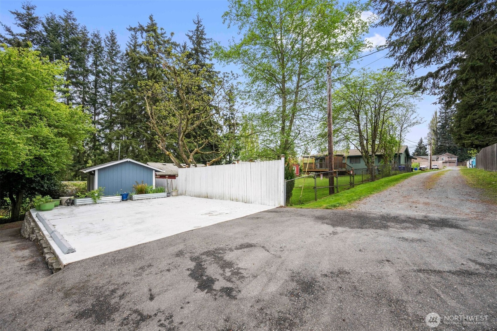 25 E Intercity Avenue