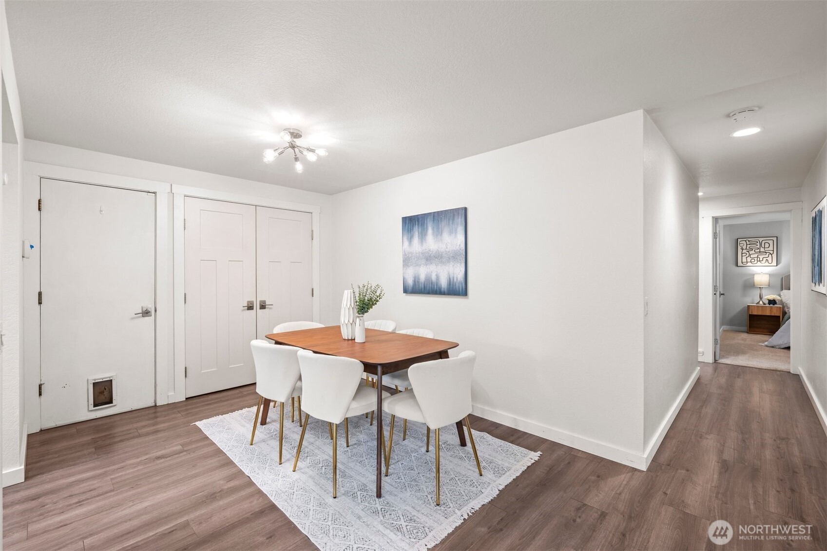 25 E Intercity Avenue