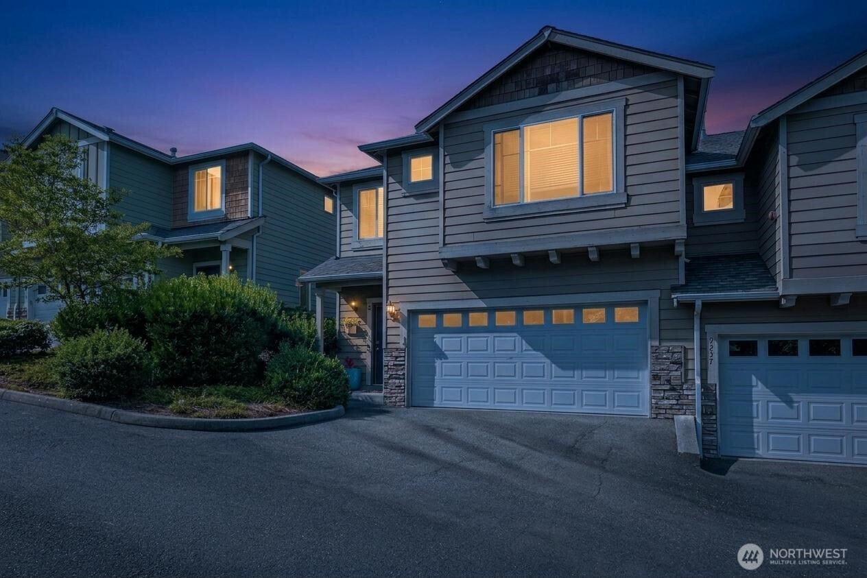 9237 11th Place NE Unit: A