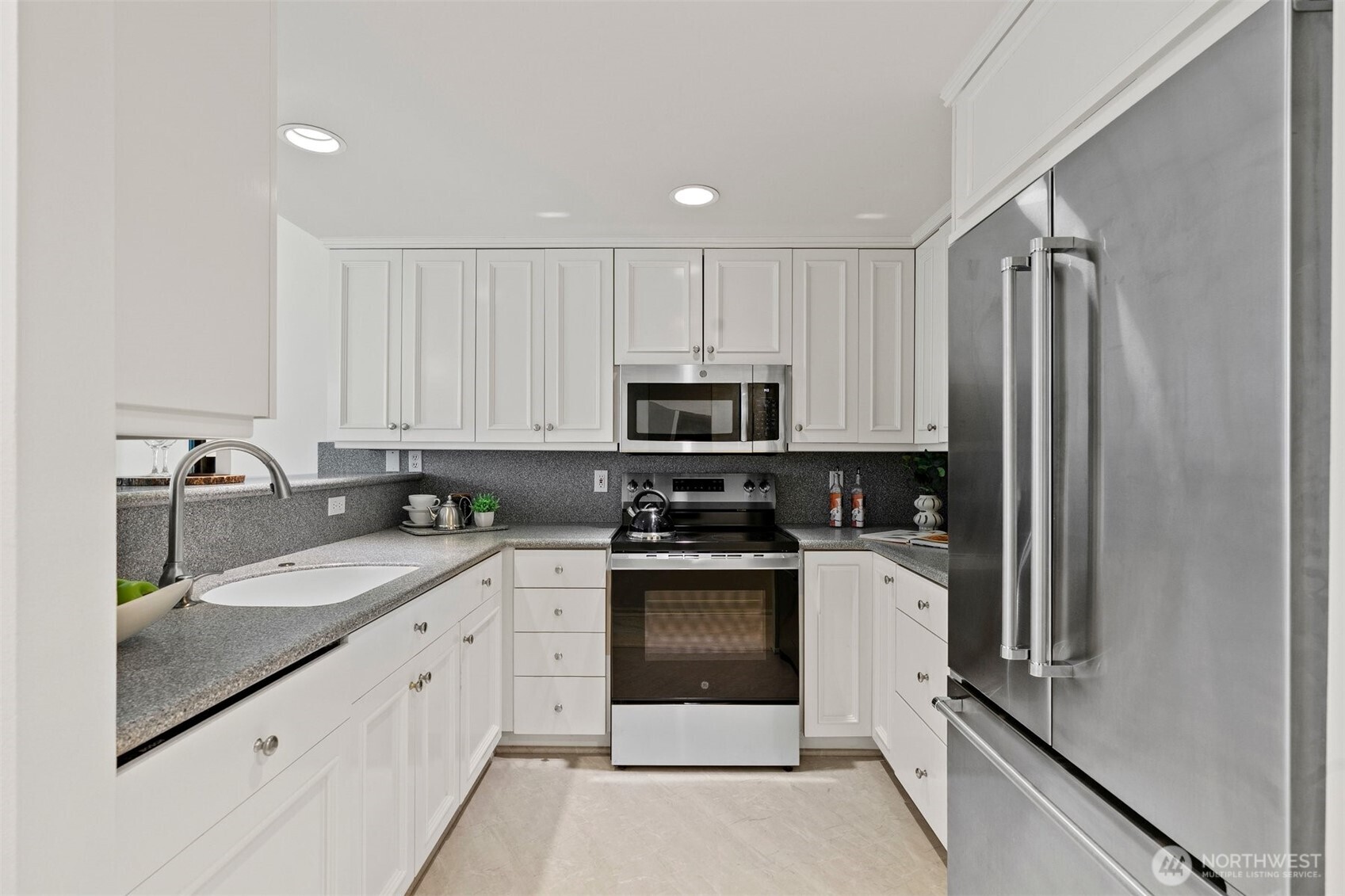 177 107th Avenue NE Unit: 718