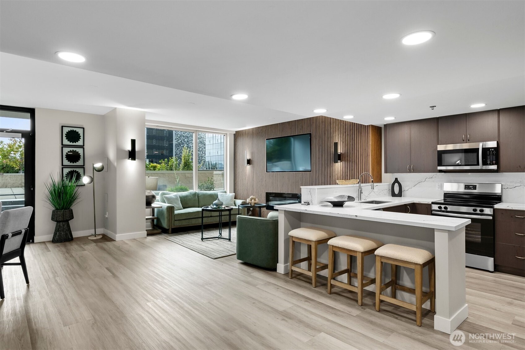 177 107th Avenue NE Unit: 718
