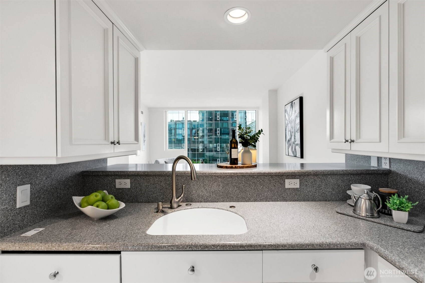 177 107th Avenue NE Unit: 718