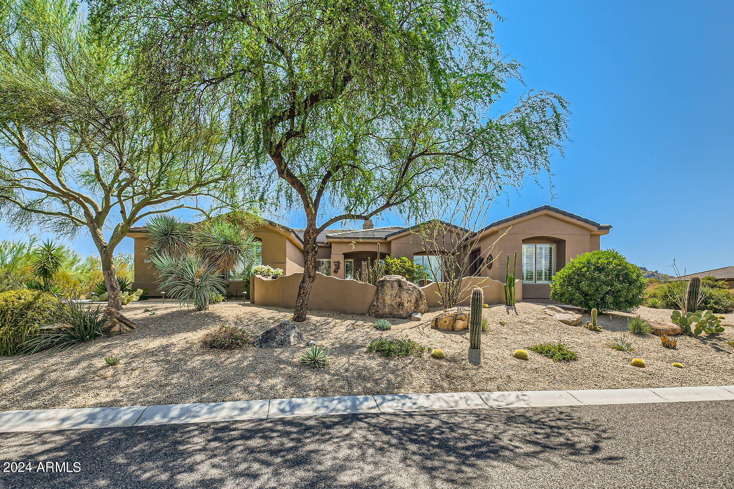 11547 E CAVEDALE Drive