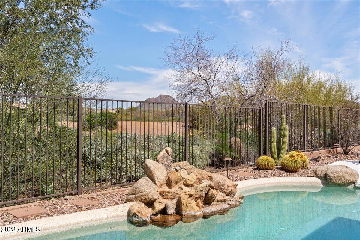 42032 N EMERALD LAKE Drive
