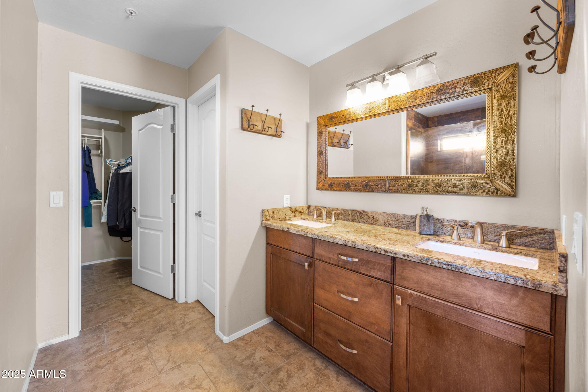 10313 E STAR OF THE DESERT Drive