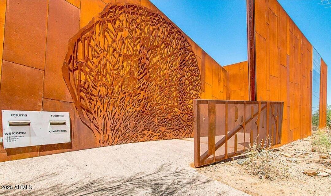 10313 E STAR OF THE DESERT Drive