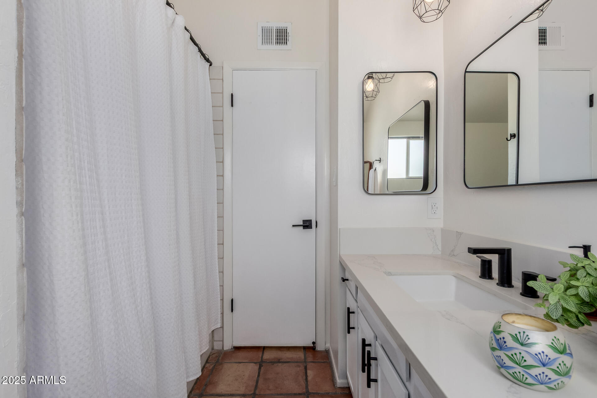 1175 E BELMONT Avenue