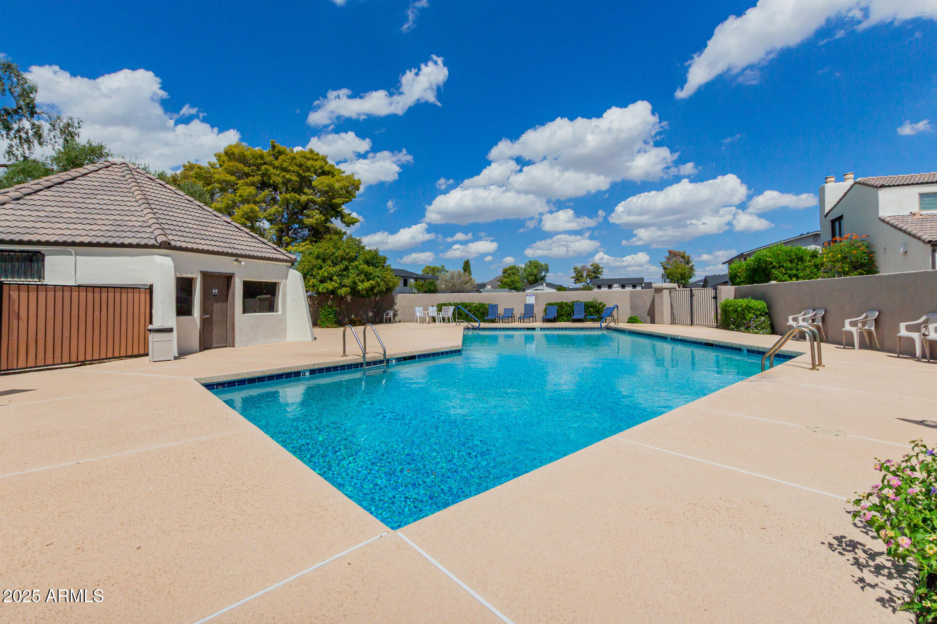 1175 E BELMONT Avenue