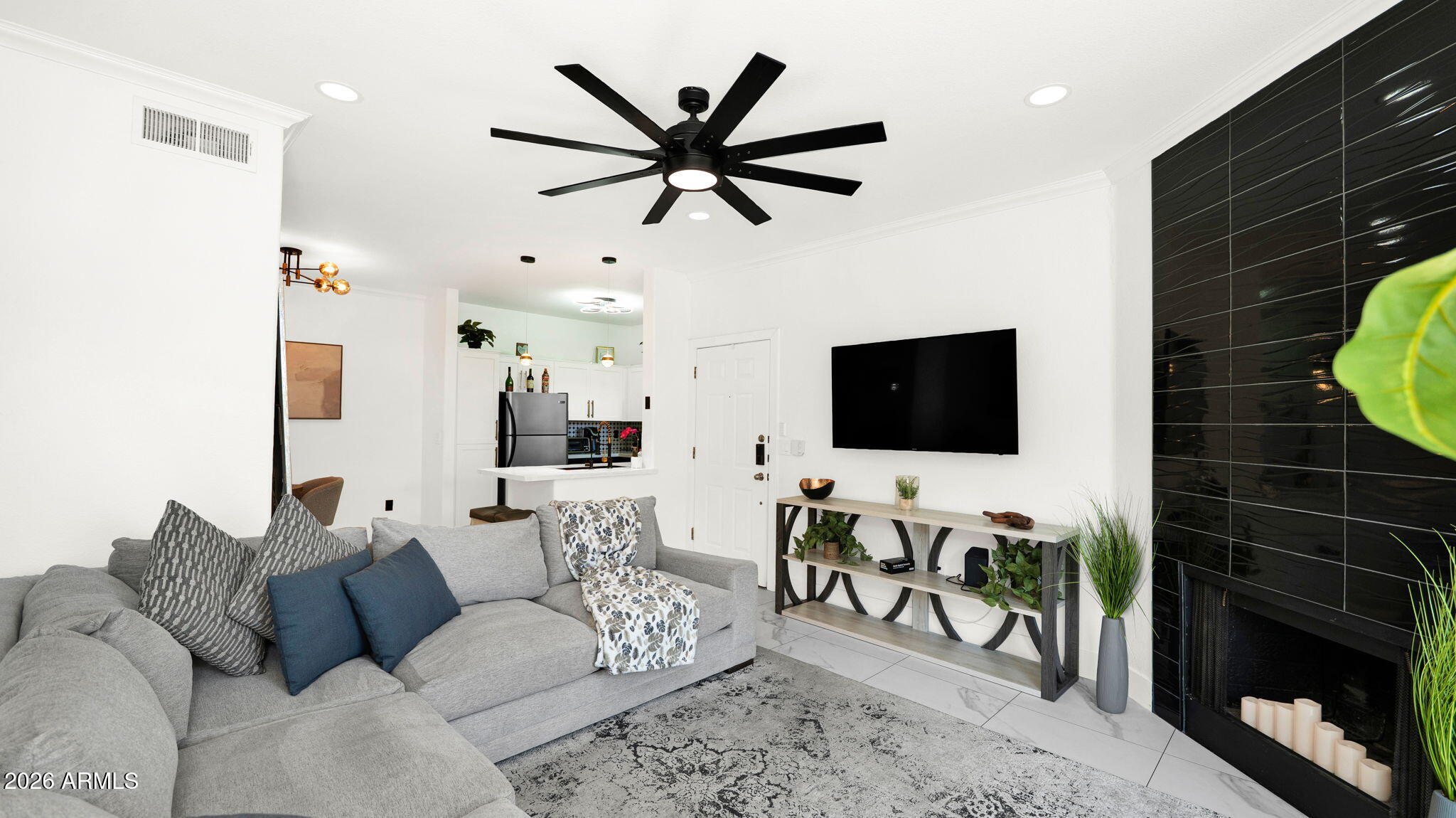 5335 E SHEA Boulevard 1111