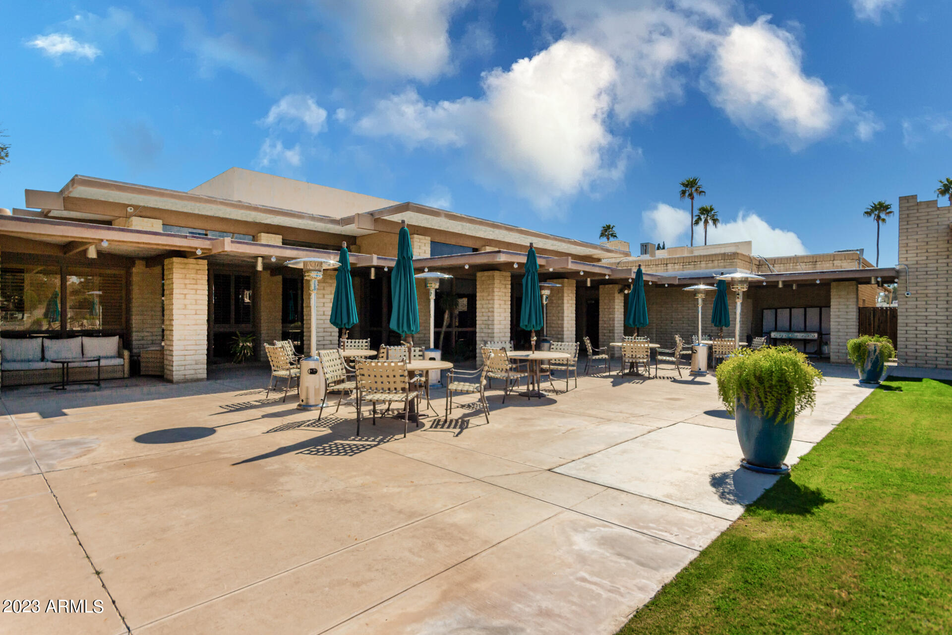 4800 N 68TH Street, 320