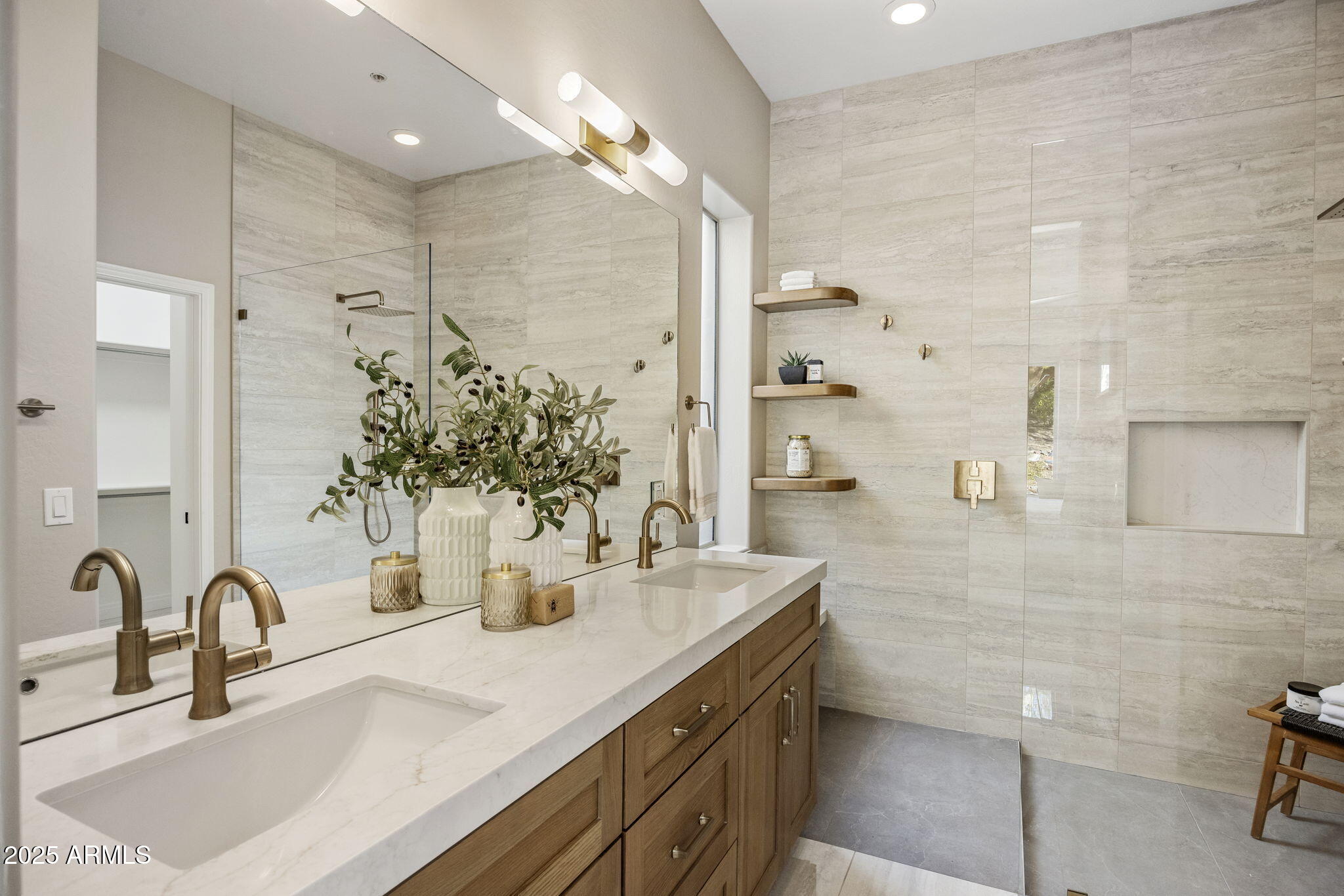 10796 E BETONY Drive