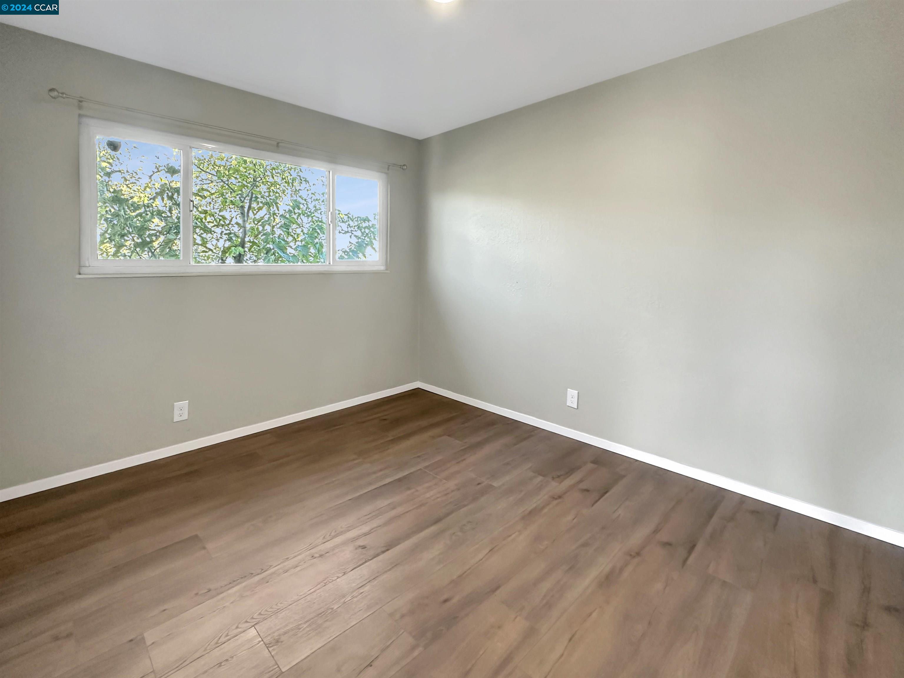 407 E Santa Fe Ave