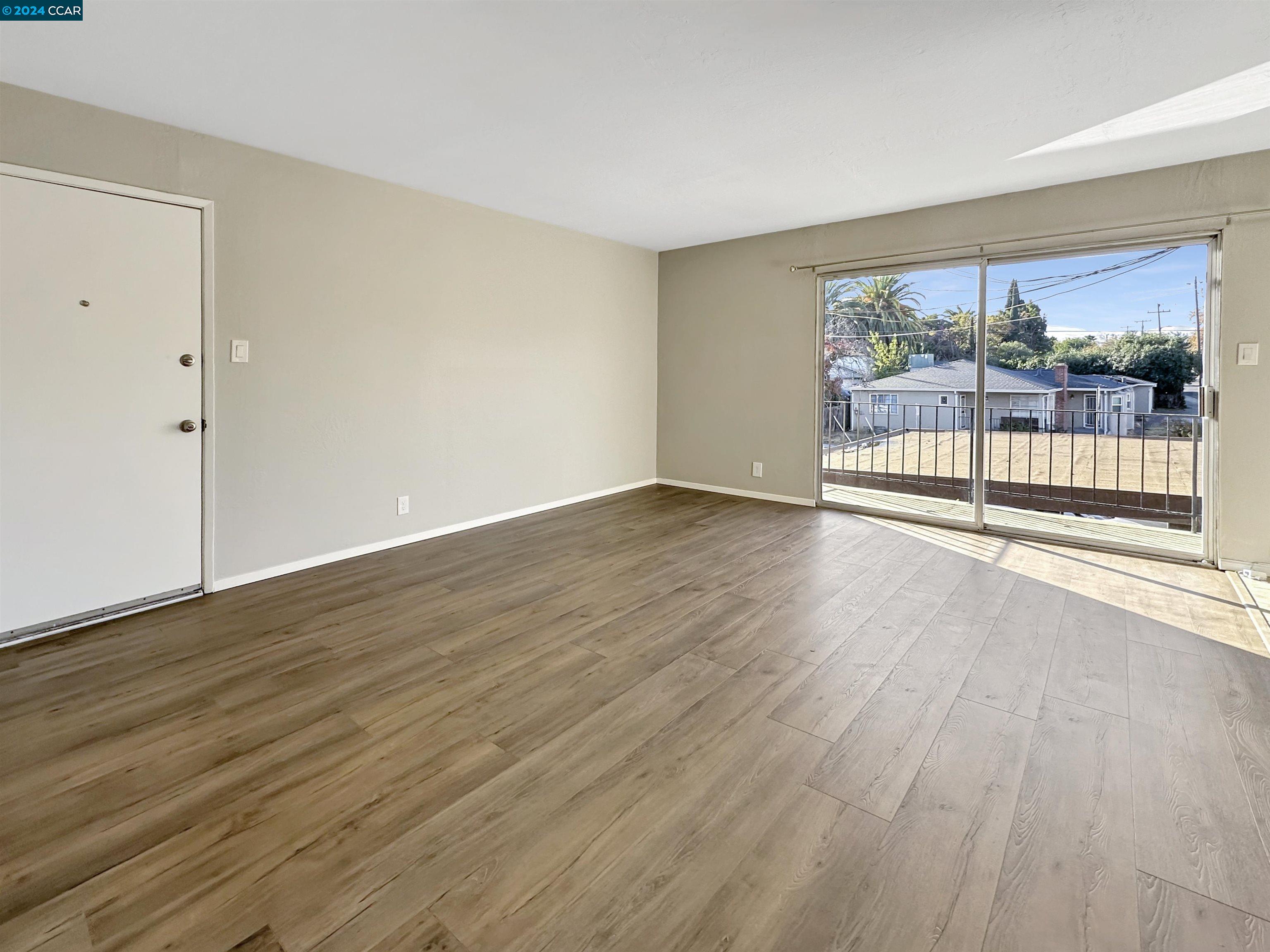 407 E Santa Fe Ave