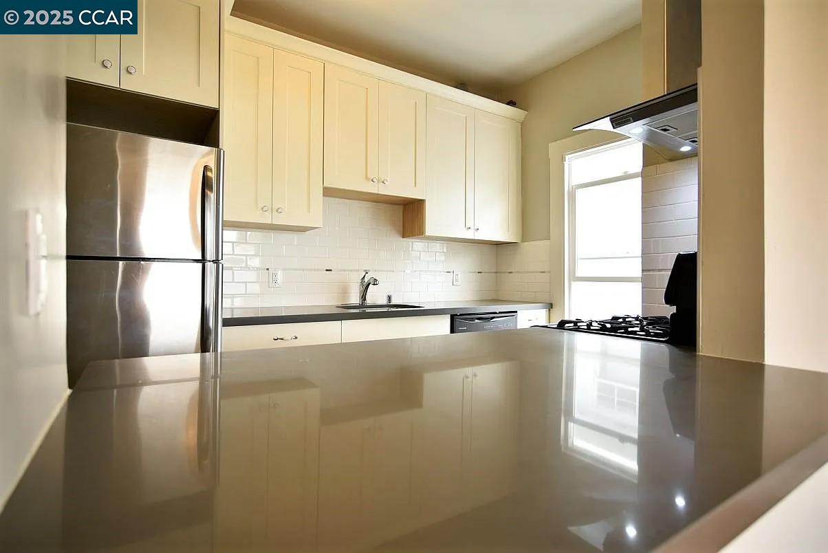 3040 Telegraph Ave # 6