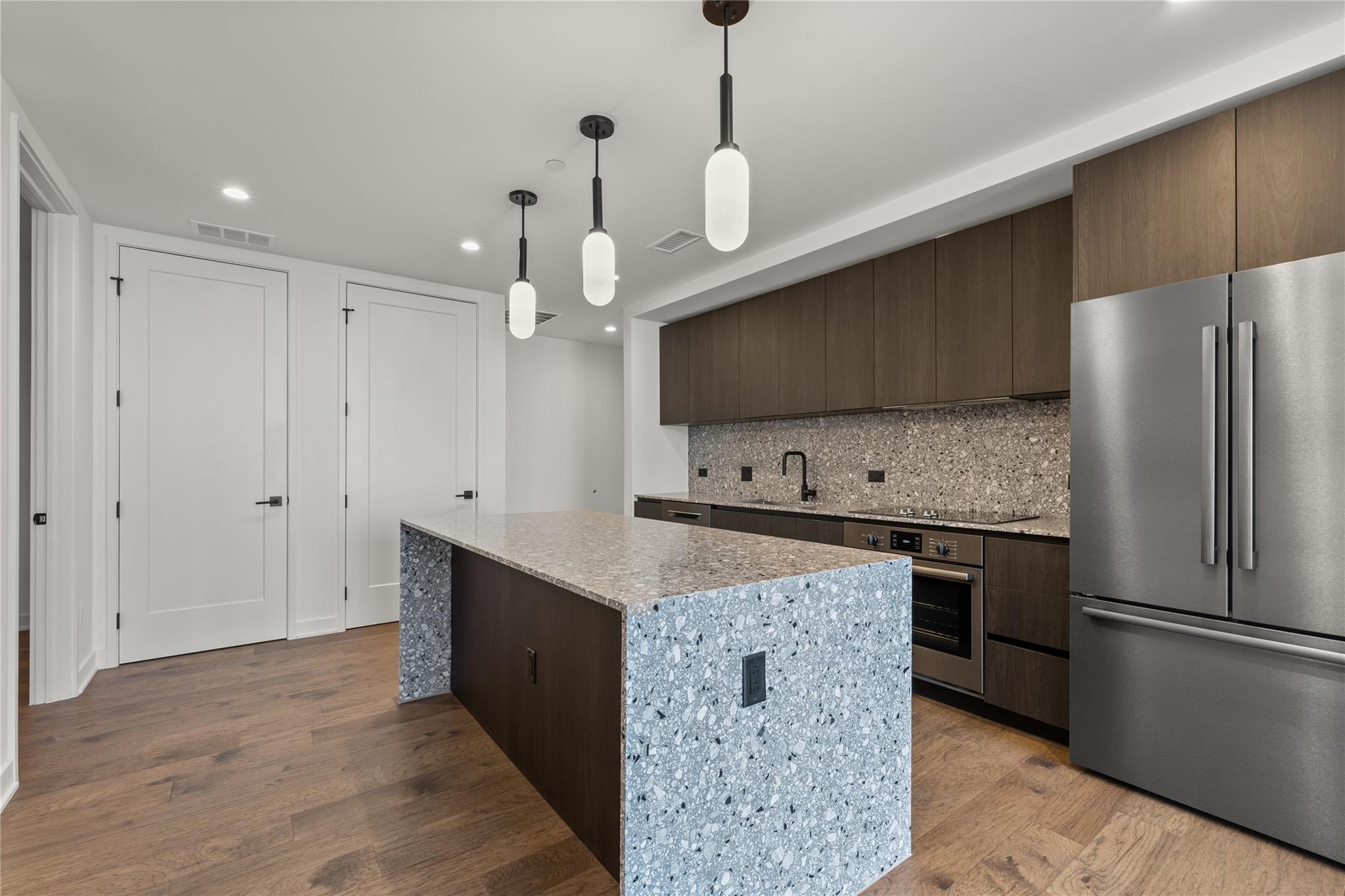84 East Ave # 1905