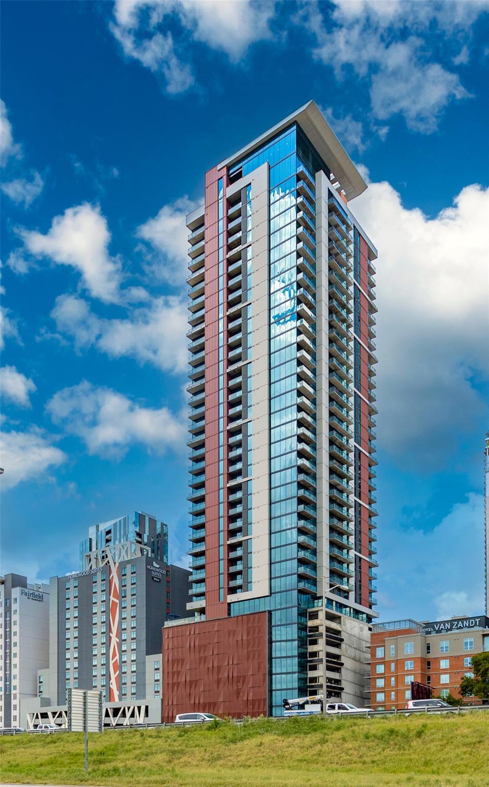 84 East Ave # 1401