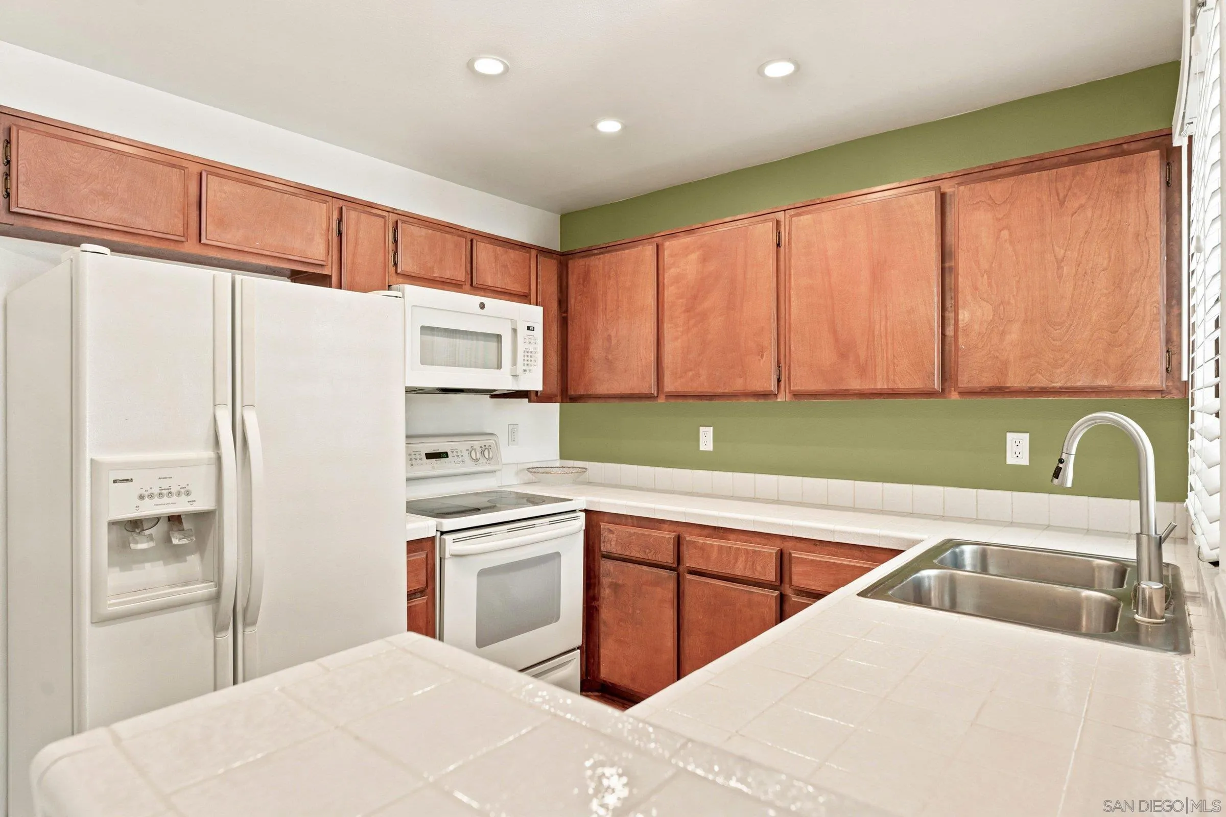2425 Cranston Drive #10