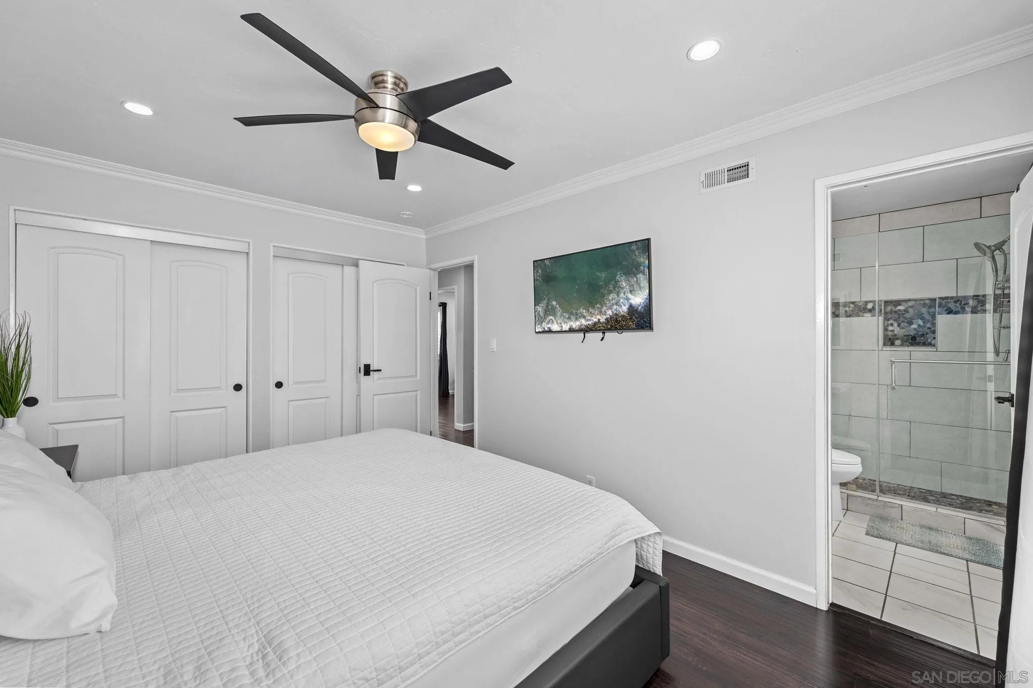 7943 June Lake Dr.